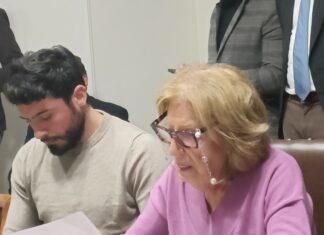 Incendio tra Lequile e la pineta: raccomandazione sanitaria del sindaco Poli Bortone sui prodotti ortofrutticoli