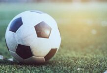 Quando la violenza oscura lo sport: il calcio è unione, non follia